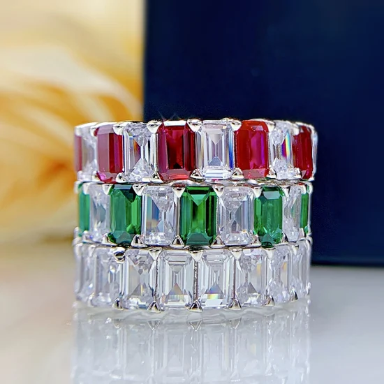 Diamondx 14K Gold Sterling Silber Lab-Diamant-Rubin-Ring mit Smaragdschliff und vollständiger Fassung